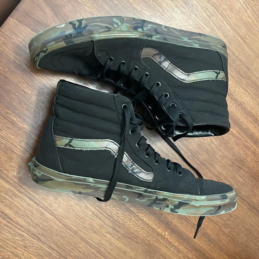 Vans - Picture 2 of 3
